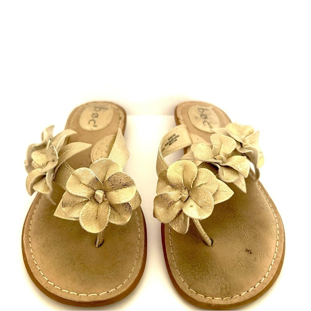 b.o.c. Gold Leather Floral Women's Sandals Size 9 - Picture 3 of 9